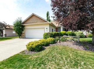 34 E Duffield Ave, Red Deer, AB T4R 2Y1