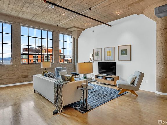 4th image of 650 2nd St Unit 603