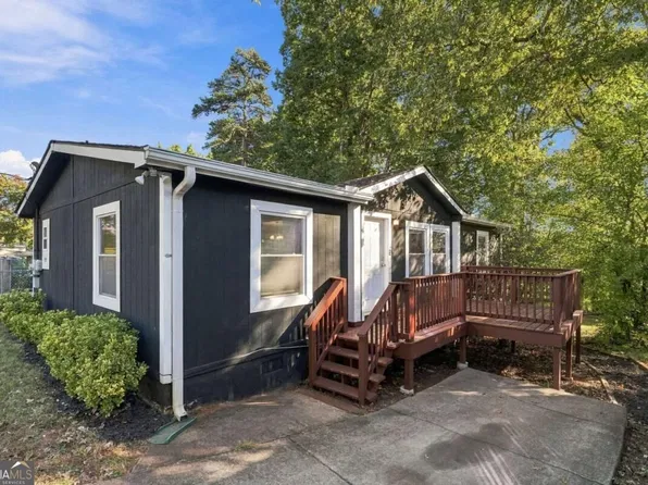 595 Gibbons Dr, Scottdale, GA 30079