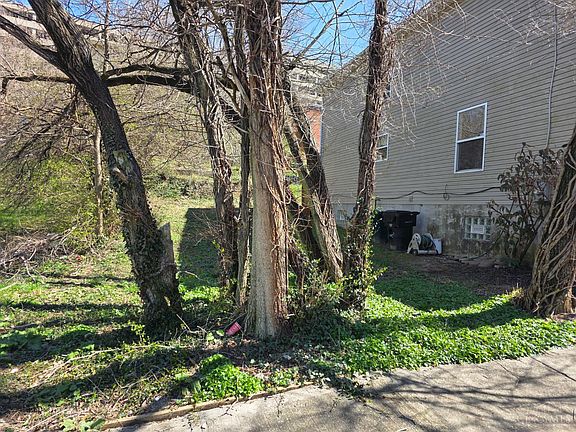 3rd image of 114 Winkler St