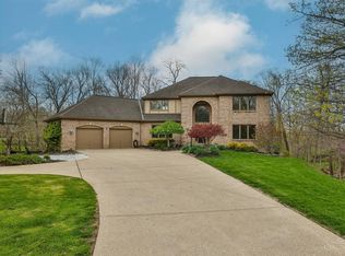 579 Miami Bluff Ct, Loveland, OH 45140