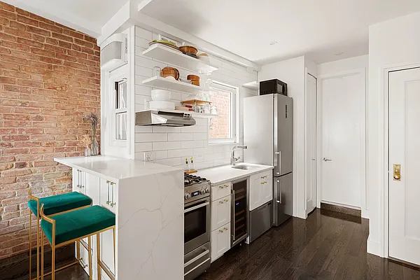 Rented by Compass | media 9