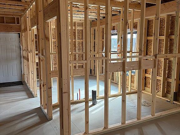 5th image of 84 Dildine Rd