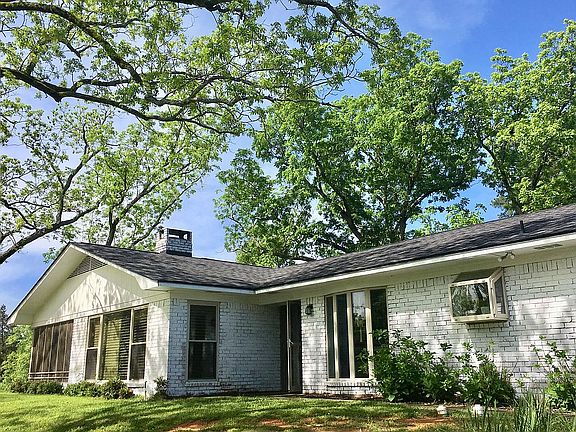 4th image of 950 Monica Dr