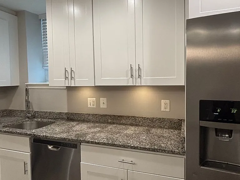 1445 Oak St NW — Photo 9