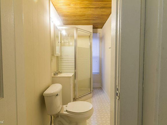 3rd image of 2307 East Ave