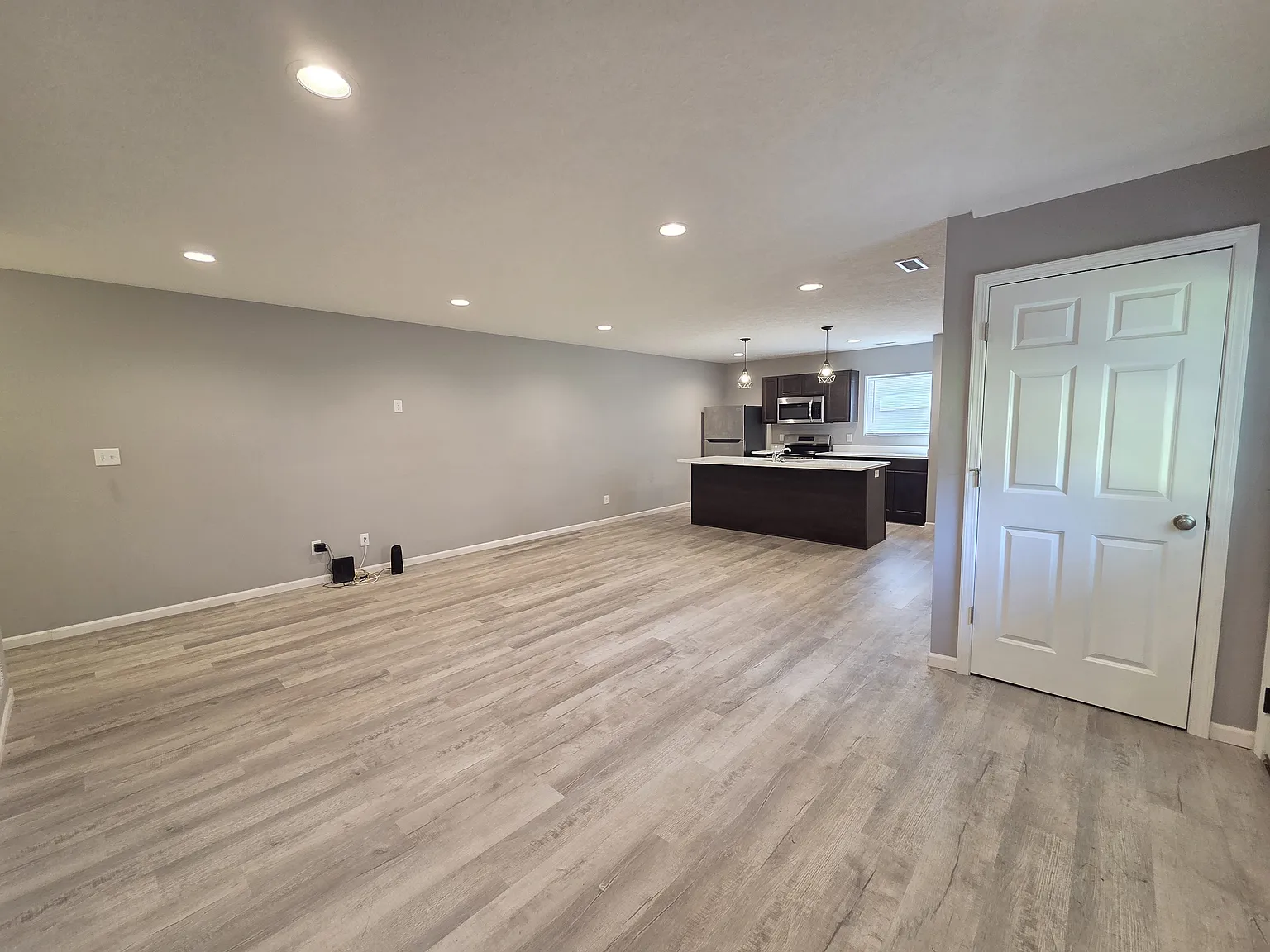 716 S Center St — Photo 3