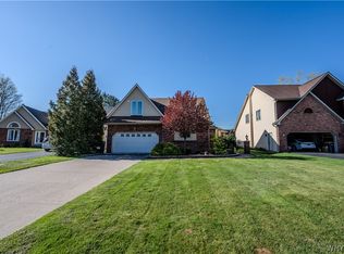 5995 Whitegate Xing, East Amherst, NY 14051