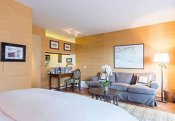 3rd image of 150 W 56th St APT 4006