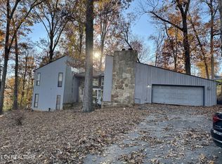 190 Van Stowe Rd, Harriman, TN 37748