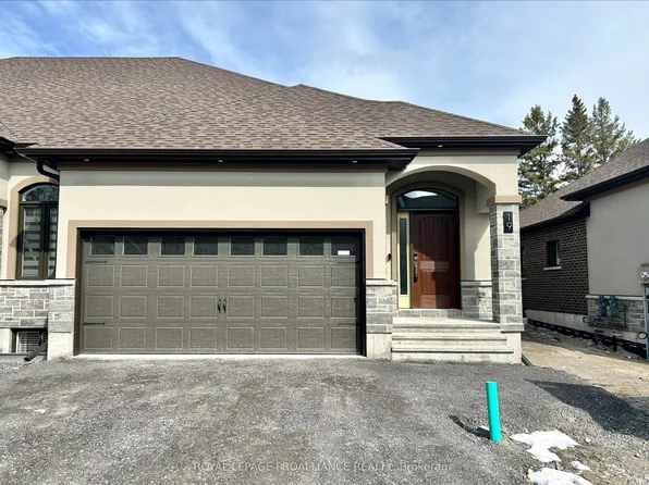99 Cloverleaf Dr #19, Belleville, ON K8N 4Z5