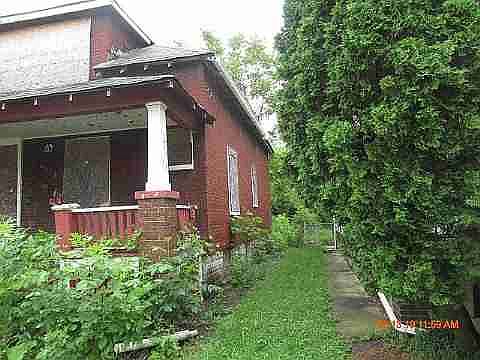 6415 Floyd