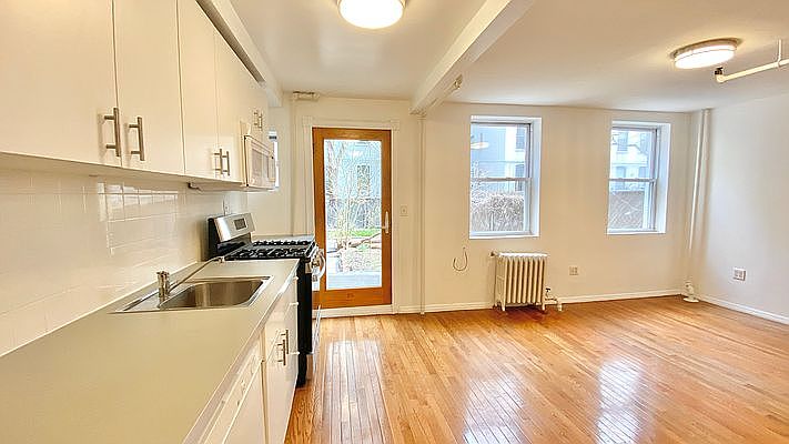 1st image of 31 W 130th St #2