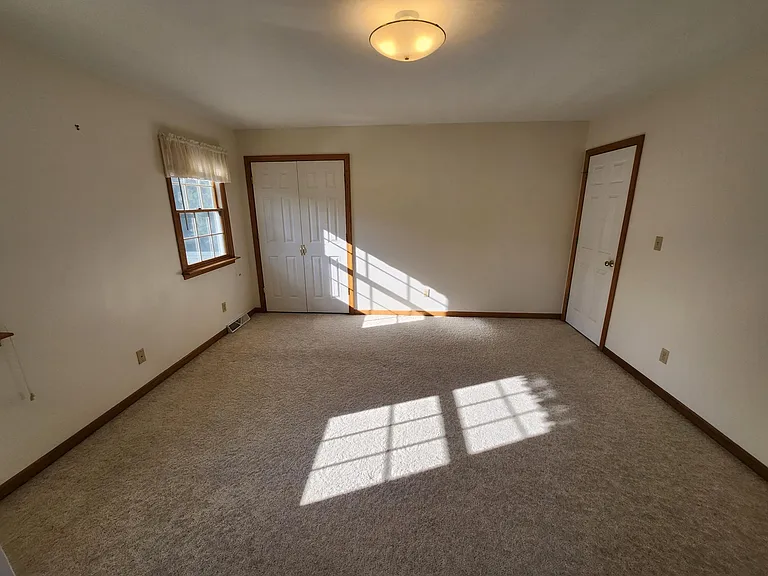 2027 Parkdale Ave #2027 — Photo 21