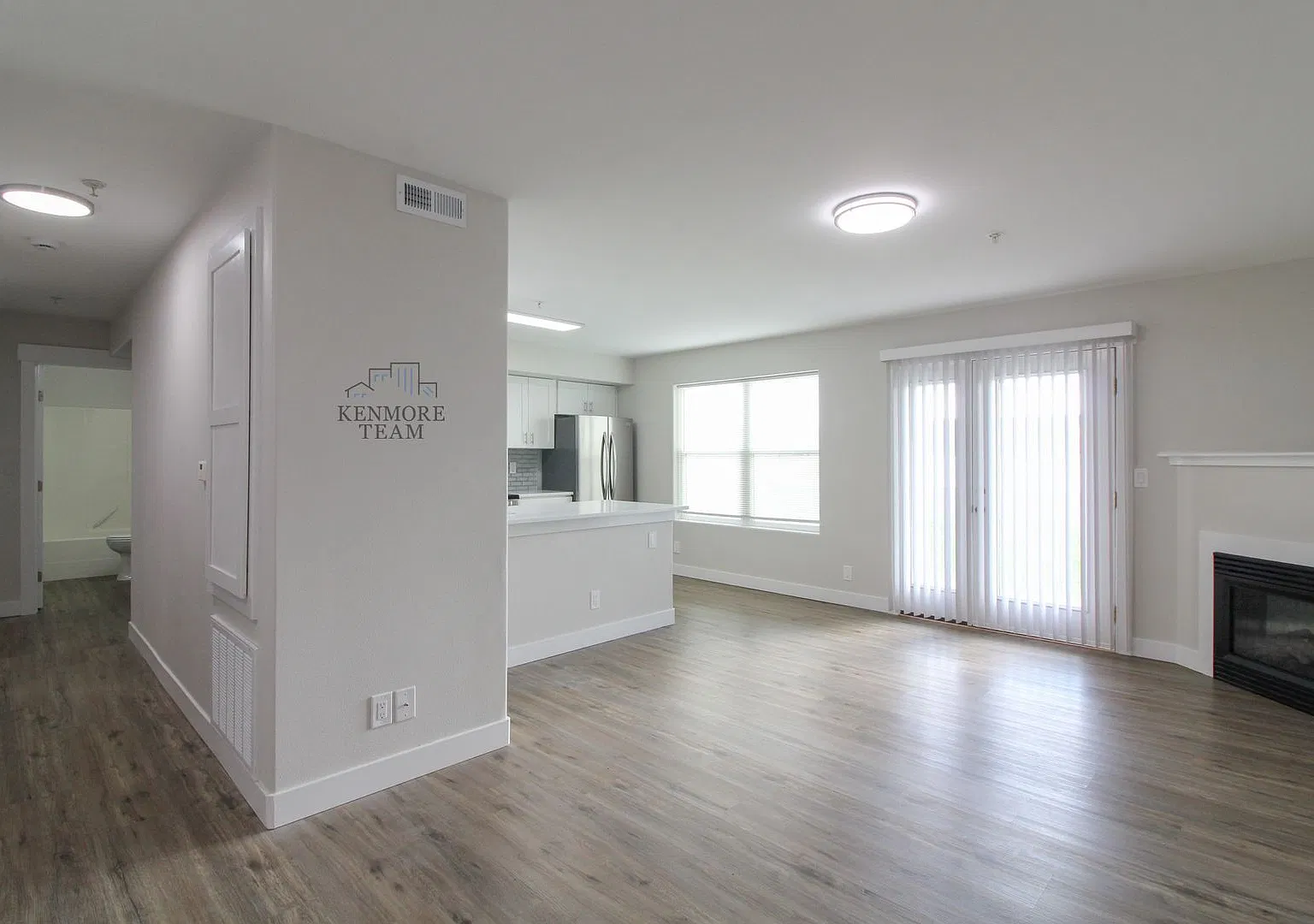 3 Bedroom, 2 Bathroom Home in West Pasco 4-Plex — Photo 4