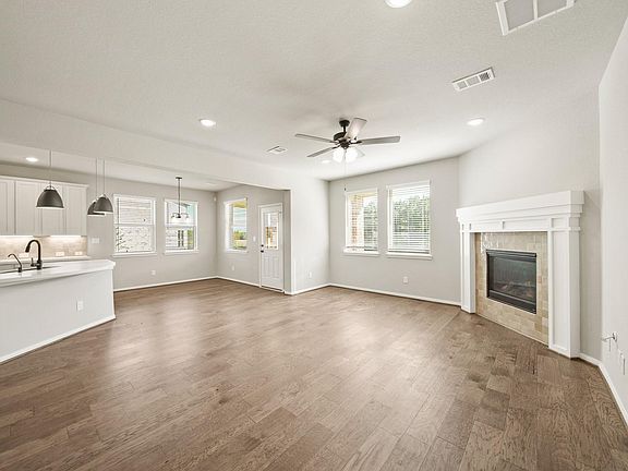 5th image of 298 Peninsula Point Dr