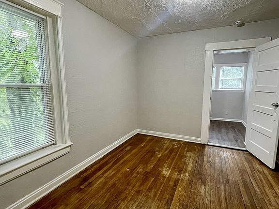 5th image of 3921 Norledge Ave #2E