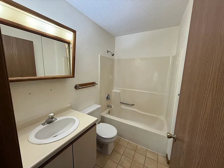 716 Dutchman Dr #7 — Photo 3