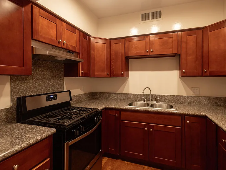 Blaine Garden Apartment Homes — Photo 14