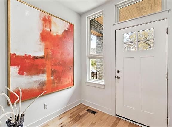 5th image of 2708 Harrison St