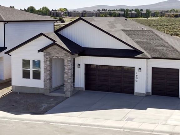 2nd image of 2909 Aria Way