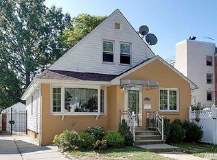 15720 18th Ave, Whitestone, NY 11357