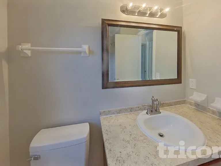8252 Yolanda Ct — Photo 13