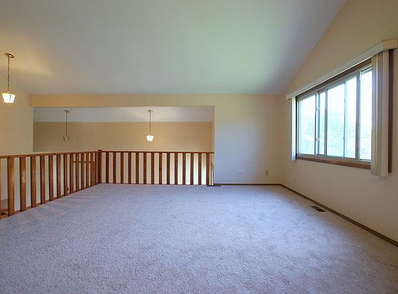 4th image of 2520 Heron Dr