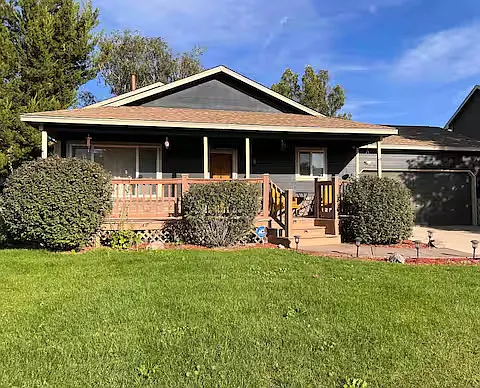 3 bed, 2.5 bath, 1910 sqft, $3,200 — Photo 1