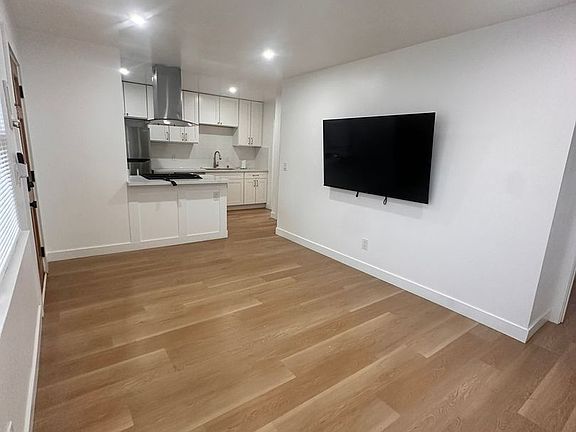 5th image of 1336 Grove Ave #1338