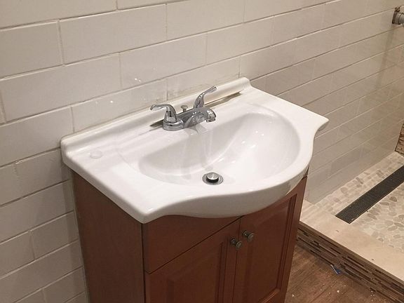 2nd image of 195 Fairview Ave #1