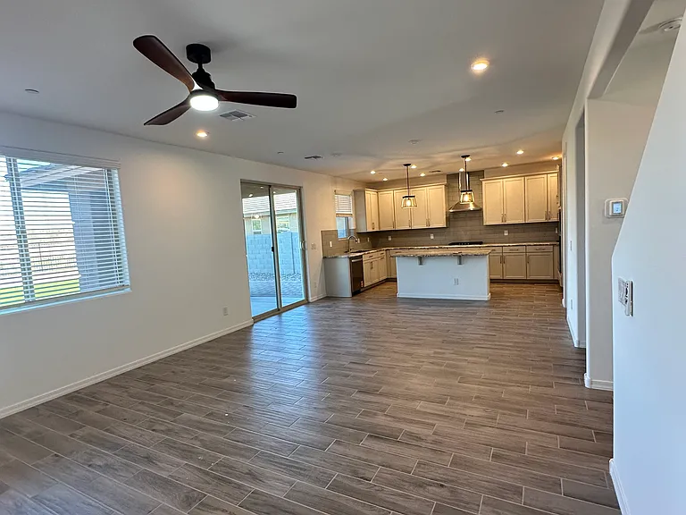 13426 W Eagle Feather Rd — Photo 6