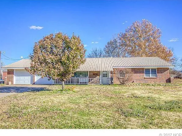1224 N Front St, Dewey, OK 74029