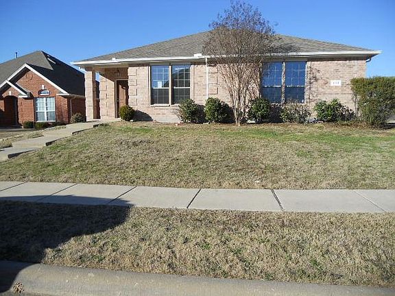 3rd image of 1111 Noblewood Dr