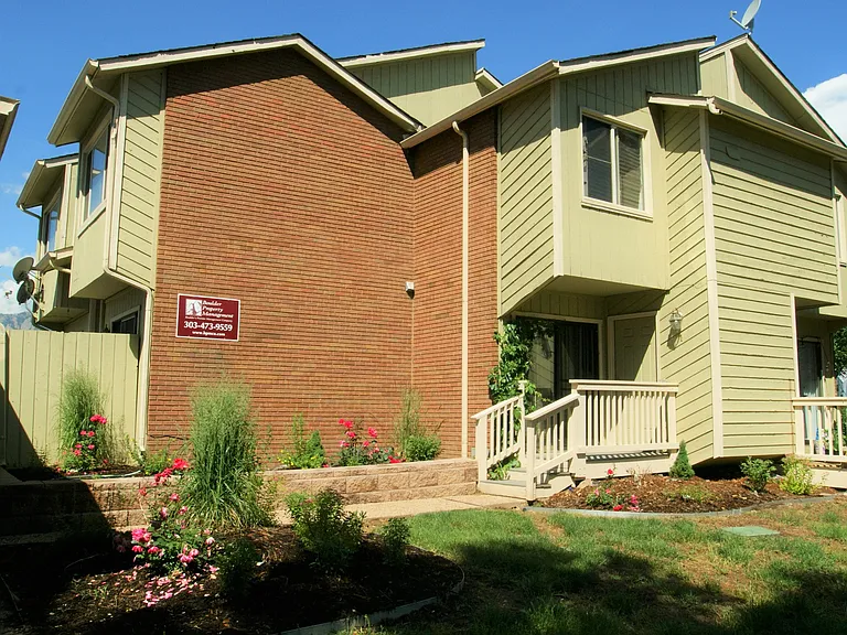 5550 Pennsylvania Ave #2 — Photo 23