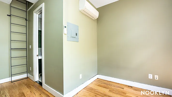 Rented by Nooklyn NYC LLC | media 32