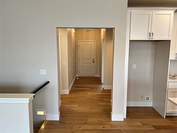 4th image of 514 Ashton Dr NE