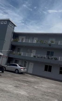 2nd image of 109-1852 SW 7th St #109