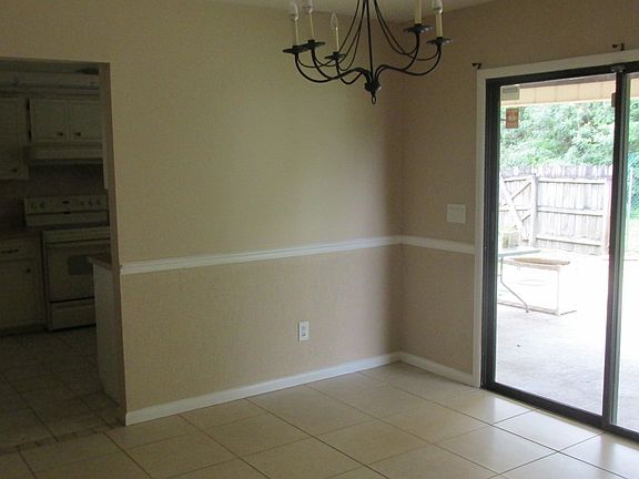 5th image of 110 SE Crosspoint Dr