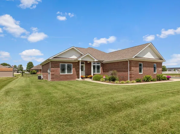 1976 Austin James Ln, Seymour, IN 47274