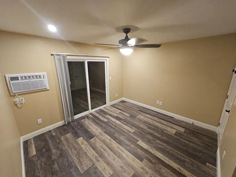1403 Hermes Ave #C — Photo 27