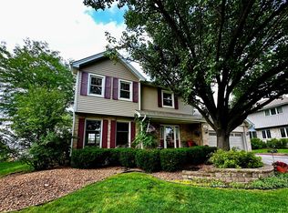 1017 Hilltop Dr, Lemont, IL