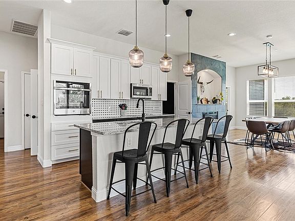 4th image of 3225 Hawthorne Rd