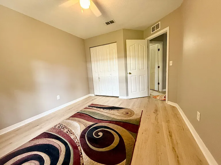 102 N Lady Mary Dr — Photo 17
