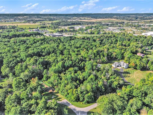 9440 Westview Dr SE, Byron Center, MI 49315