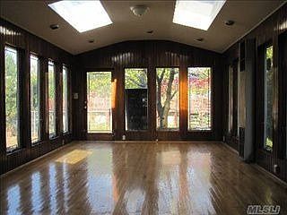 2nd image of 996 Peninsula Blvd