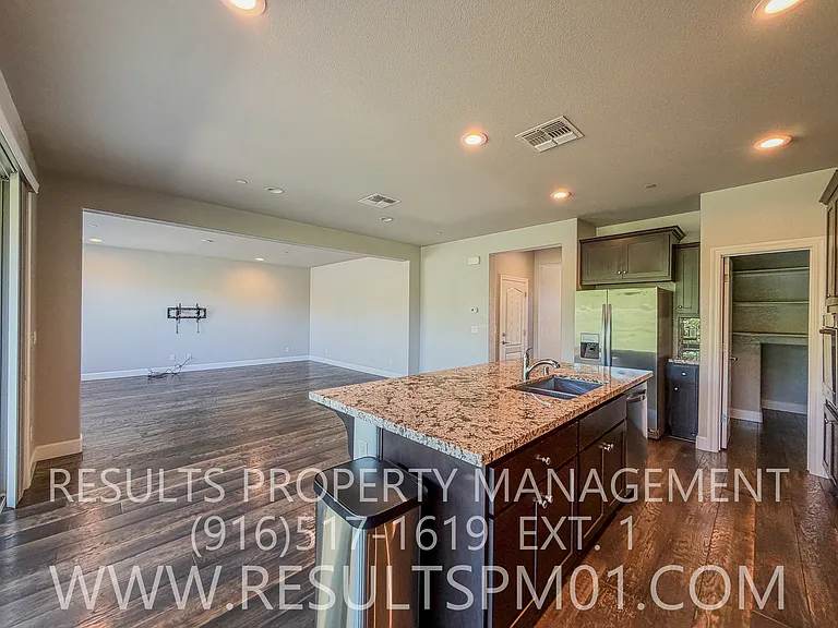 5043 Verona Dr — Photo 9