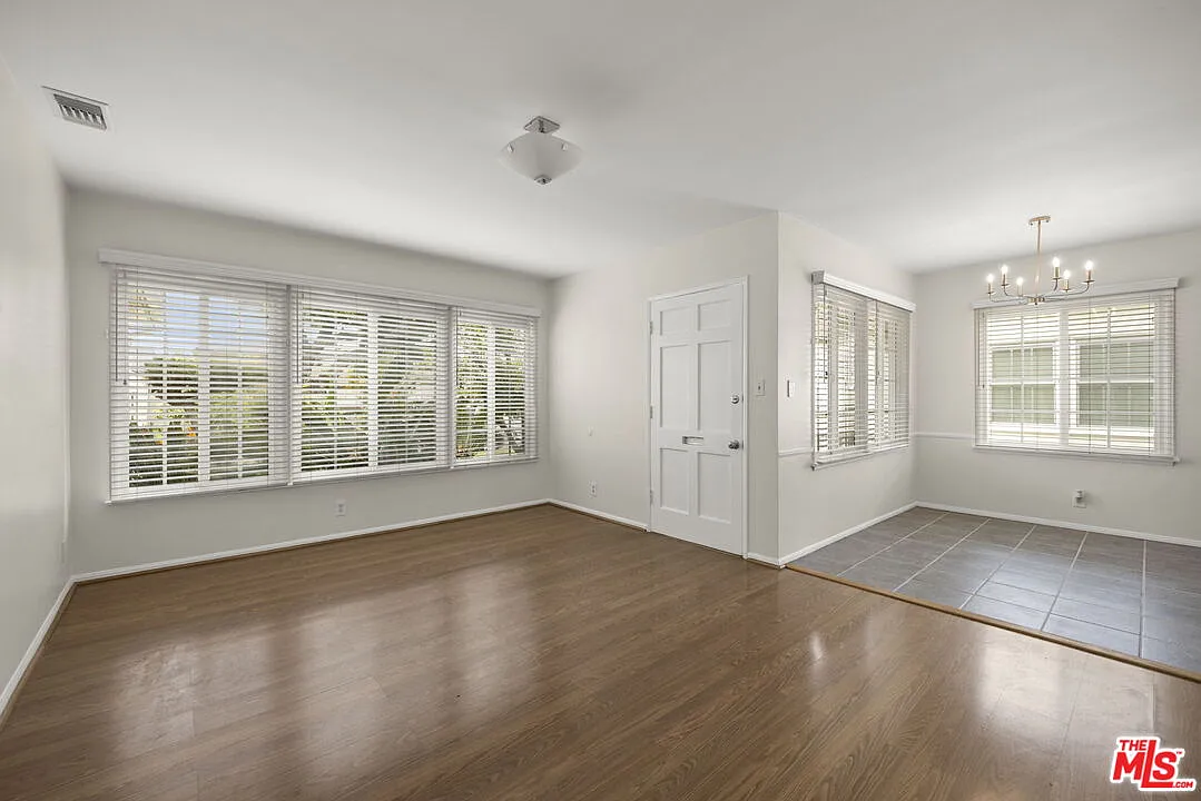 3 bed, 1.0 bath, 1000 sqft, $5,000 — Photo 4
