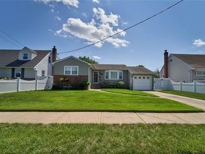 3584 Waverly Avenue, Seaford, NY, 11783