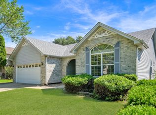 243 Coral Reef Ct, Romeoville, IL 60446